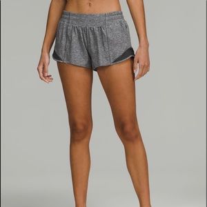 Lululemon hotty hot 2.5 grey shorts size 4
